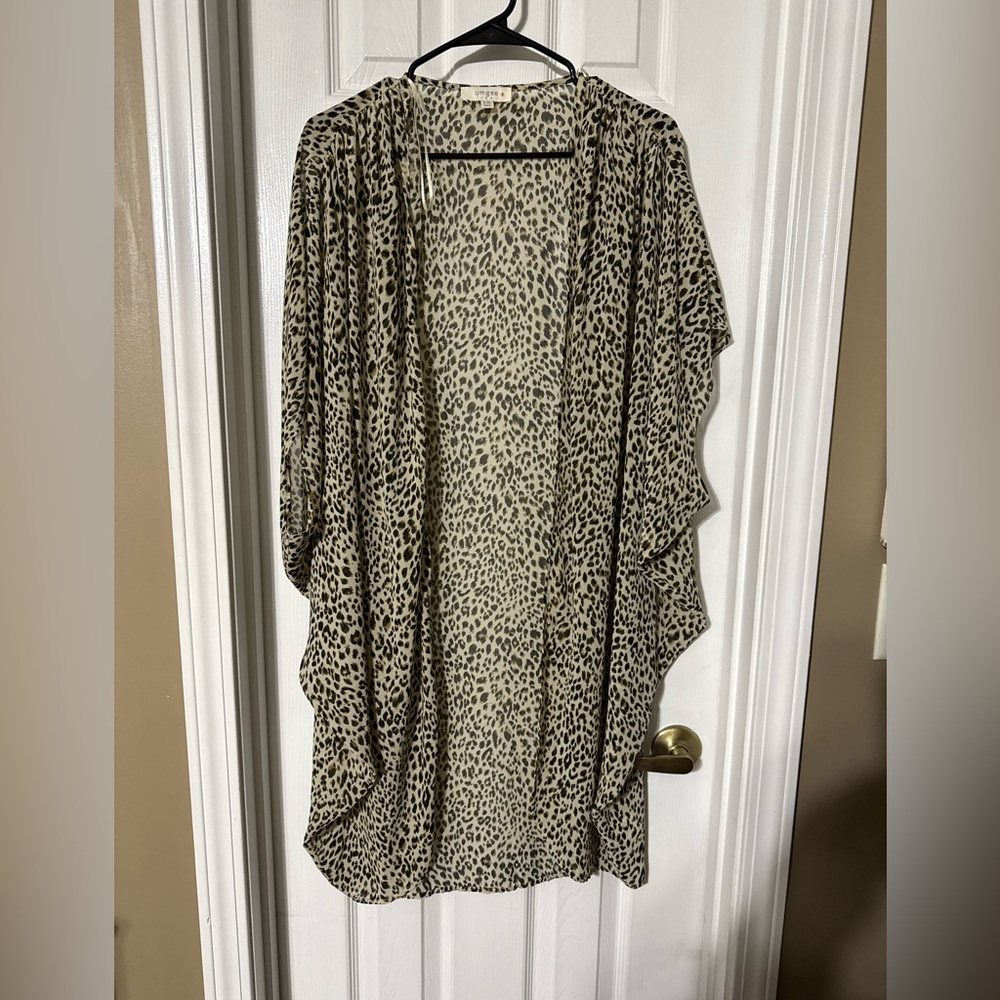 NWOT Cheetah Umgee shawl/ cardigan sz XL